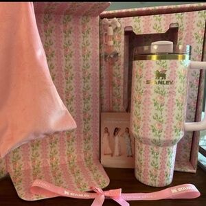 STANLEY X LOVESHACKFANCY            40 OZ Quencher NEW